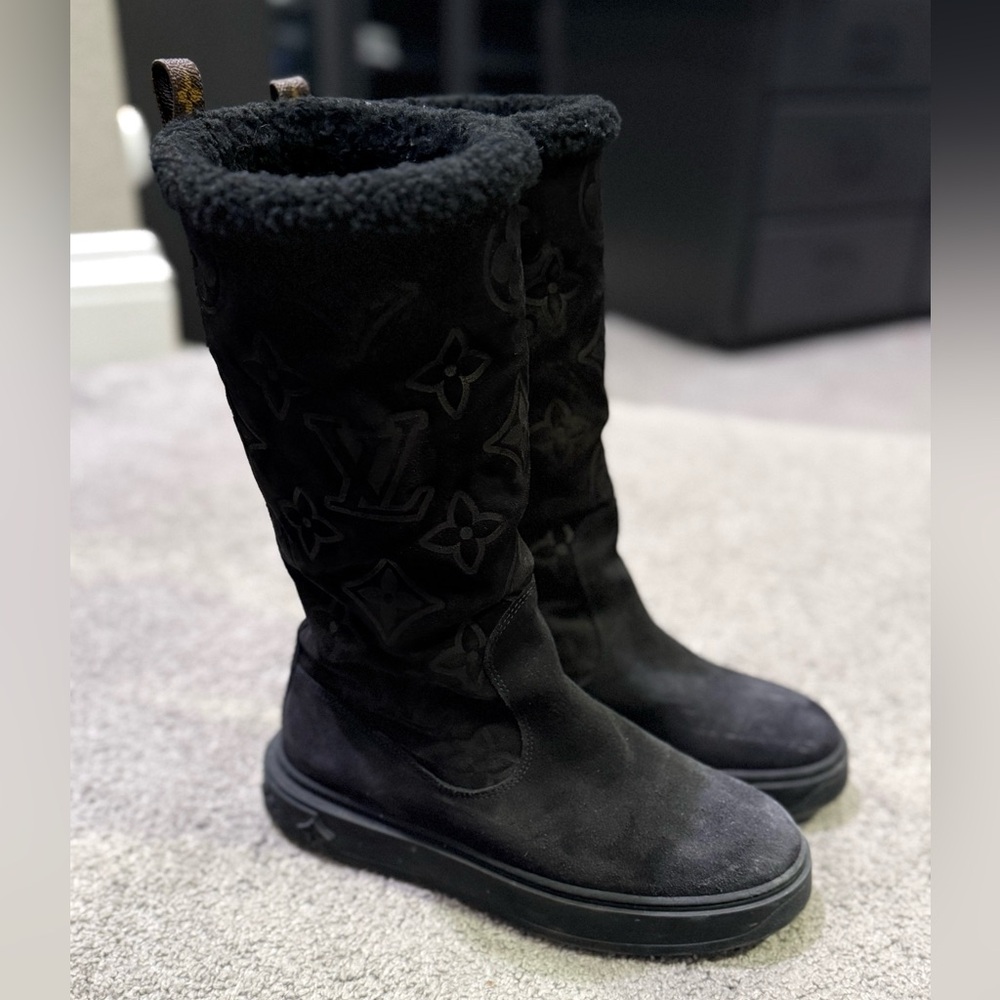 Black limited edition suede Louis Vuitton Women's winter Boots